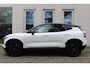 Volvo EX30 Cross Country P5 Long Range Plus Europa 69 kWh | Zwart lederen interieur | Extra getint glas achter | Stuurverwarming | Stoelverwarming voor | Warmtepomp | Apple carplay/ Android auto |