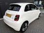 Fiat 500e Urban 42 kWh Airco - Apple carplay - Draadloze telefoonlader - Navigatie - Licht metalen velgen 16 inch - Cruise control - Led verlichting - Bluetooth - Keyless start - Elektrische ramen - Stuur leder - Stuur multifunctioneel