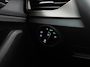 Skoda Kamiq 1.0 TSI Sport Automaat (VIRTUAL COCKPIT, 1e EIGENAAR, APPLE CARPLAY, GROOT NAVI, STOELVERWARMING, SPORTSTOELEN, GETINT GLAS, PARKEERSENSOREN, CRUISE, NIEUWSTAAT)