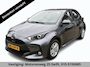 Toyota Yaris 1.5 HYBRID AUTOMAAT BUSINESS GARANTIE TOT 05-2035! SPORTVELGEN. ADAPTIEVE CRUICE CONTROL . ACHTERUITRIJ CAMERA . ZEER ZUINIG!! .
