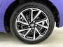 Toyota Yaris 1.5 Hybrid Style + | Panoramadak | Head-Up Display | Dodehoek detectie | Parkeersensoren Voor+achter | Draadloze telefoonlader | Navigatie | Apple CarPlay/Android Auto |