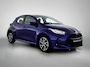 Toyota Yaris 1.5 Hybrid Style + | Panoramadak | Head-Up Display | Dodehoek detectie | Parkeersensoren Voor+achter | Draadloze telefoonlader | Navigatie | Apple CarPlay/Android Auto |