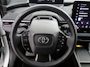 Toyota C-HR / C-HR+ First Edition 77 kWh 20" | BTW voertuig | Stoel+stuurverwarming | Dodehoek detectie | Parkeersensoren voor+achter | Climate Control | Cruise Control Adaptive | Elektrische achterklep | 2X Draadloze telefoonlader |