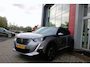 Peugeot 2008 1.2 130PK AUTOMAAT ALLURE PACK | TREKHAAK | ADAPTIVE CRUISE CONTROL | 3-D INSTRUMENTENPANEEL | NAVIGATIE | APPLE CARPLAY/ANDROID AUTO | LED KOPLAMPEN | CLIMATE CONTROL | 17" LICHTMETALEN VELGEN | ACHTERUITRIJ CAMERA | PARKEERSENSOREN | DAB+ RADIO | GETINTE RUITEN |