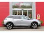Peugeot 2008 1.2 130PK AUTOMAAT ALLURE PACK | TREKHAAK | ADAPTIVE CRUISE CONTROL | 3-D INSTRUMENTENPANEEL | NAVIGATIE | APPLE CARPLAY/ANDROID AUTO | LED KOPLAMPEN | CLIMATE CONTROL | 17" LICHTMETALEN VELGEN | ACHTERUITRIJ CAMERA | PARKEERSENSOREN | DAB+ RADIO | GETINTE RUITEN |