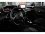 Peugeot 2008 1.2 130PK AUTOMAAT ALLURE PACK | TREKHAAK | ADAPTIVE CRUISE CONTROL | 3-D INSTRUMENTENPANEEL | NAVIGATIE | APPLE CARPLAY/ANDROID AUTO | LED KOPLAMPEN | CLIMATE CONTROL | 17" LICHTMETALEN VELGEN | ACHTERUITRIJ CAMERA | PARKEERSENSOREN | DAB+ RADIO | GETINTE RUITEN |