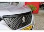 Peugeot 2008 1.2 130PK AUTOMAAT ALLURE PACK | TREKHAAK | ADAPTIVE CRUISE CONTROL | 3-D INSTRUMENTENPANEEL | NAVIGATIE | APPLE CARPLAY/ANDROID AUTO | LED KOPLAMPEN | CLIMATE CONTROL | 17" LICHTMETALEN VELGEN | ACHTERUITRIJ CAMERA | PARKEERSENSOREN | DAB+ RADIO | GETINTE RUITEN |