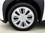 Toyota Aygo X 1.0 VVT-i MT Play | BTW voertuig | Apple CarPlay/Android Auto | Cruise Control Adaptive | achteruitrijcamera | Climate Control |