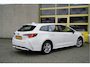 Toyota Corolla Touring Sports 1.8 Hybrid Automaat! Business BJ2022 Lmv 16" | Led V+A | Trekhaak | Achteruitrijcamera | App-Connect | Navi | Climate control | Cruise control | Zwarte hemel | Getint glas