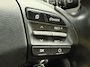 Hyundai Kona 1.0 T-GDI Comfort / Achteruitrijcamera / Apple CarPlay & Android Auto / Rijstrookassistent / Cruise control / Parkeersensoren achter / Lichtmetalen velgen / LED-dagrijverlichting / Multifunctioneel stuurwiel / Bluetooth / Airconditioning / Elektrisch verstelbare buitenspiegels / Elektrische ramen / Centrale deurvergrendeling met afstandsbediening / 6-versnellingsbak /