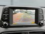 Hyundai Kona 1.0 T-GDI Comfort / Achteruitrijcamera / Apple CarPlay & Android Auto / Rijstrookassistent / Cruise control / Parkeersensoren achter / Lichtmetalen velgen / LED-dagrijverlichting / Multifunctioneel stuurwiel / Bluetooth / Airconditioning / Elektrisch verstelbare buitenspiegels / Elektrische ramen / Centrale deurvergrendeling met afstandsbediening / 6-versnellingsbak /