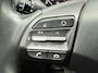 Hyundai Kona 1.0 T-GDI Comfort / Achteruitrijcamera / Apple CarPlay & Android Auto / Rijstrookassistent / Cruise control / Parkeersensoren achter / Lichtmetalen velgen / LED-dagrijverlichting / Multifunctioneel stuurwiel / Bluetooth / Airconditioning / Elektrisch verstelbare buitenspiegels / Elektrische ramen / Centrale deurvergrendeling met afstandsbediening / 6-versnellingsbak /