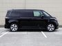 Volkswagen ID. Buzz Cargo Bulli Limited Edition 79 kWh 286PK | December rijden | 360 Camera | Navigatie via Apple carplay  | Trekhaak | Bijrijdersbank | LED Matrix | Alarm | 19 inch Lm velgen |