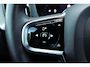 Volvo XC60 2.0 T8 Plug-in hybrid AWD Plus Dark PANO, MEMORY 2X, WINTER PACK, ADAPT. CRUISE, CLIMA, NAVI, CAMERA, PDC V&A, APPLE CARPLAY/ANDROID AUTO, BLIS, KEYLESS, ELEKT. ACHTERKLEP, ELEKT. STOELEN, VOORRUITVERWARMING, 27.810KM