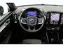 Volvo XC40 B4 (M-HYBRID) PLUS DARK -HARMAN/KARDON|CAMERA|ADAP.CRUISE|POWER-SEATS|VERW.VOORRUIT|PRIVACY.GLAS|TREKHAAK|19"