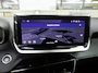 Peugeot e-2008 EV Allure Avantage 54 kWh | Fase 3 laden | SOH 97% | Warmtepomp | Navigatie | Camera voor + achter | Adaptieve cruise | NL auto |