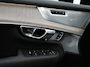 Volvo XC90 T8 Recharge Ultra Dark | Luchtvering | Bowers & Wilkins | Stoelventilatie & Massage | Head-Up | Trekhaak | 360° Camera | Panoramadak