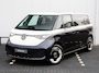 Volkswagen ID. Buzz Bedrijfswagens Pro Bulli Limited Edition 86kWh 286PK | 7 persoons | Panoramadak | Navigatie | 360 Camera | Trekhaak | Elektrische achterklep | Softclose schuifdeuren | 20 inch Lm velgen |