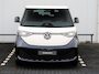 Volkswagen ID. Buzz Bedrijfswagens Pro Bulli Limited Edition 86kWh 286PK | 7 persoons | Panoramadak | Navigatie | 360 Camera | Trekhaak | Elektrische achterklep | Softclose schuifdeuren | 20 inch Lm velgen |