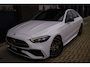 Mercedes-Benz C-klasse 300 e AMG | C300e | Pano | Luchtvering | 360 View | SoH 98% | Digital Light | Trekhaak | Sfeer | DAB | ACC | Lane Assist | Carplay | Burmester | Stoelverwarming | Leder Pakket | BTW Auto | Dealer Onderhouden | Garantie