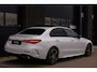 Mercedes-Benz C-klasse 300 e AMG | C300e | Pano | Luchtvering | 360 View | SoH 98% | Digital Light | Trekhaak | Sfeer | DAB | ACC | Lane Assist | Carplay | Burmester | Stoelverwarming | Leder Pakket | BTW Auto | Dealer Onderhouden | Garantie