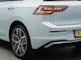 Volkswagen Golf 1.5 eHybrid Style Edition 204pk DSG | LED | Navigatie | Climate control | Cruise control | Trekhaak