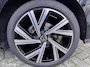 Volkswagen Golf 1.5 eTSI R-Line / PANO/CAM/CARPLAY/ACC