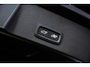 Volvo EX40 Single Motor Extended Range Ultra Black Edition Europa | Trekhaak | Harman Kardon audio | Trekhaak | 20" | Schuif-/kanteldak | Getint Glas | Elektrische stoelverstelling | Nubuck bekleding | Adaptive Cruise Control | Dodehoekdetectie |