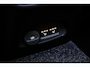 Volvo EX40 Single Motor Extended Range Ultra Black Edition Europa | Trekhaak | Harman Kardon audio | Trekhaak | 20" | Schuif-/kanteldak | Getint Glas | Elektrische stoelverstelling | Nubuck bekleding | Adaptive Cruise Control | Dodehoekdetectie |