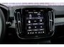 Volvo EX40 Single Motor Extended Range Ultra Black Edition Europa | Trekhaak | Harman Kardon audio | Trekhaak | 20" | Schuif-/kanteldak | Getint Glas | Elektrische stoelverstelling | Nubuck bekleding | Adaptive Cruise Control | Dodehoekdetectie |