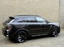 Lynk & Co 01 1.5 PHEV 261pk Blackline | Zwarte hemel | Rolhoes | 360 camera | Panoramadak | 20 inch velgen | Adaptieve cruise | Navigatie | CarPlay | Keyless | LED | DAB | Infinity | Stoelverwarming | Elektrische achterklep | Volledig dealeronderhouden | Fabrieksgarantie