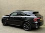 Lynk & Co 01 1.5 PHEV 261pk Blackline | Zwarte hemel | Rolhoes | 360 camera | Panoramadak | 20 inch velgen | Adaptieve cruise | Navigatie | CarPlay | Keyless | LED | DAB | Infinity | Stoelverwarming | Elektrische achterklep | Volledig dealeronderhouden | Fabrieksgarantie
