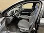 Lynk & Co 01 1.5 PHEV 261pk Blackline | Zwarte hemel | Rolhoes | 360 camera | Panoramadak | 20 inch velgen | Adaptieve cruise | Navigatie | CarPlay | Keyless | LED | DAB | Infinity | Stoelverwarming | Elektrische achterklep | Volledig dealeronderhouden | Fabrieksgarantie
