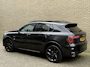 Lynk & Co 01 1.5 PHEV 261pk Blackline | Zwarte hemel | Rolhoes | 360 camera | Panoramadak | 20 inch velgen | Adaptieve cruise | Navigatie | CarPlay | Keyless | LED | DAB | Infinity | Stoelverwarming | Elektrische achterklep | Volledig dealeronderhouden | Fabrieksgarantie