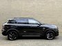 Lynk & Co 01 1.5 PHEV 261pk Blackline | Zwarte hemel | Rolhoes | 360 camera | Panoramadak | 20 inch velgen | Adaptieve cruise | Navigatie | CarPlay | Keyless | LED | DAB | Infinity | Stoelverwarming | Elektrische achterklep | Volledig dealeronderhouden | Fabrieksgarantie