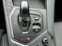 Lynk & Co 01 1.5 PHEV 261pk Blackline | Zwarte hemel | Rolhoes | 360 camera | Panoramadak | 20 inch velgen | Adaptieve cruise | Navigatie | CarPlay | Keyless | LED | DAB | Infinity | Stoelverwarming | Elektrische achterklep | Volledig dealeronderhouden | Fabrieksgarantie