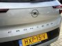 Opel Frontera 1.2 Turbo Hybrid 145 PK GS | 2+6 JAAR GARANTIE| STUUR, STOEL EN VOORRUITVERWARMING| DODEHOEK DETECTIE| COMFORTSTOELEN| NAVIGATIE + APPLE CARPLAY/ANDROID AUTO| CAMERA + PARKEERSENSOREN| DRAADLOZE TELEFOONLADER| EERSTE EIGENAAR|
