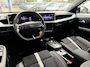 Opel Frontera 1.2 Turbo Hybrid 145 PK GS | 2+6 JAAR GARANTIE| STUUR, STOEL EN VOORRUITVERWARMING| DODEHOEK DETECTIE| COMFORTSTOELEN| NAVIGATIE + APPLE CARPLAY/ANDROID AUTO| CAMERA + PARKEERSENSOREN| DRAADLOZE TELEFOONLADER| EERSTE EIGENAAR|
