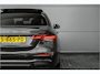 Mercedes-Benz E-klasse 300 e AMG Line Night Pano Burmester ACC Trekhaak Camera 18"