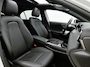 Mercedes-Benz A-klasse 250e Luxury line | Night pakket | Panorama schuifdak | parkeer pakket en achtercamera | Inclusief 24 maanden Mercedes-Benz Certified garantie voor Europa.