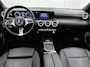 Mercedes-Benz A-klasse 250e Luxury line | Night pakket | Panorama schuifdak | parkeer pakket en achtercamera | Inclusief 24 maanden Mercedes-Benz Certified garantie voor Europa.