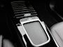 Mercedes-Benz A-klasse 250e Luxury line | Night pakket | Panorama schuifdak | parkeer pakket en achtercamera | Inclusief 24 maanden Mercedes-Benz Certified garantie voor Europa.
