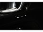 Volvo XC40 T4 Ultimate Dark Recharge Plug-In Hybrid 2WD | Trekhaak | Panoramadak | BLIS | Apple Carplay - Androud Auto | Memory | Stoel + Stuurverwarming | Harman en Kardon | PDC V+A en Camera