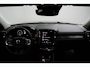 Volvo XC40 T4 Ultimate Dark Recharge Plug-In Hybrid 2WD | Trekhaak | Panoramadak | BLIS | Apple Carplay - Androud Auto | Memory | Stoel + Stuurverwarming | Harman en Kardon | PDC V+A en Camera