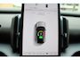 Volvo EX30 P5 Long Range Ultra Europa 69 kWh 45th Anniversary Edition | 5 jaar garantie - (2 jaar extra fabrieksgarantie) | Zwarte Interieur Bekleding | 20 inch lichtmetalen velgen | Getint glas achter | Verwarmde voorstoelen en stuurwiel | Panoramadak | 360 Graden Camera | Premium Audio By Harman Kardon | Draadloze telefoonlader | Pilot Assist | Parkeerassistent |