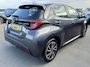 Toyota Yaris 1.5 Hybrid Dynamic 1e eigenaar dealer onderhouden incl: AppleCarplay/AndroidAuto, LM velgen, Parkeerhulpcamera, Metallic lak, Cruise control, Climate control