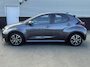 Toyota Yaris 1.5 Hybrid Dynamic 1e eigenaar dealer onderhouden incl: AppleCarplay/AndroidAuto, LM velgen, Parkeerhulpcamera, Metallic lak, Cruise control, Climate control