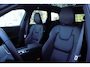 Volvo XC60 2.0 T8 Plug-in hybrid AWD Ultra Dark Exec. Ed. Nieuwe Auto | Bowers & Wilkins | Head-up Display | Luchtvering | Gelaagde Zijruiten | Panoramisch Schuif-/Kanteldak | Visual Park Assist incl. 360° Camera | Nappa Lederen Bekleding | Stoelventilatie Voorin | Stuurverwarming | Stoelverwarming Voor en Achter | Massagefunctie Voorin | 21-Inch Lichtmetalen Velgen | Adaptieve Cruise Control | Pilot Assist | BLIS | Elektrische Achterklep | Elektrisch Verstelbare Voorstoelen Met Memory | Getint Glas | Charcoal Hemelbekleding |