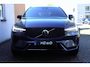 Volvo XC60 2.0 T8 Plug-in hybrid AWD Ultra Dark Exec. Ed. Nieuwe Auto | Bowers & Wilkins | Head-up Display | Luchtvering | Gelaagde Zijruiten | Panoramisch Schuif-/Kanteldak | Visual Park Assist incl. 360° Camera | Nappa Lederen Bekleding | Stoelventilatie Voorin | Stuurverwarming | Stoelverwarming Voor en Achter | Massagefunctie Voorin | 21-Inch Lichtmetalen Velgen | Adaptieve Cruise Control | Pilot Assist | BLIS | Elektrische Achterklep | Elektrisch Verstelbare Voorstoelen Met Memory | Getint Glas | Charcoal Hemelbekleding |