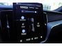 Volvo XC60 2.0 T8 Plug-in hybrid AWD Ultra Dark Exec. Ed. Nieuwe Auto | Bowers & Wilkins | Head-up Display | Luchtvering | Gelaagde Zijruiten | Panoramisch Schuif-/Kanteldak | Visual Park Assist incl. 360° Camera | Nappa Lederen Bekleding | Stoelventilatie Voorin | Stuurverwarming | Stoelverwarming Voor en Achter | Massagefunctie Voorin | 21-Inch Lichtmetalen Velgen | Adaptieve Cruise Control | Pilot Assist | BLIS | Elektrische Achterklep | Elektrisch Verstelbare Voorstoelen Met Memory | Getint Glas | Charcoal Hemelbekleding |